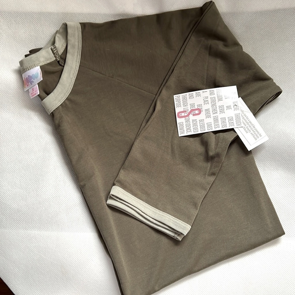 LuLaRoe Tops - NWT Solid Green Randy Baseball Tee size Small LuLaRoe